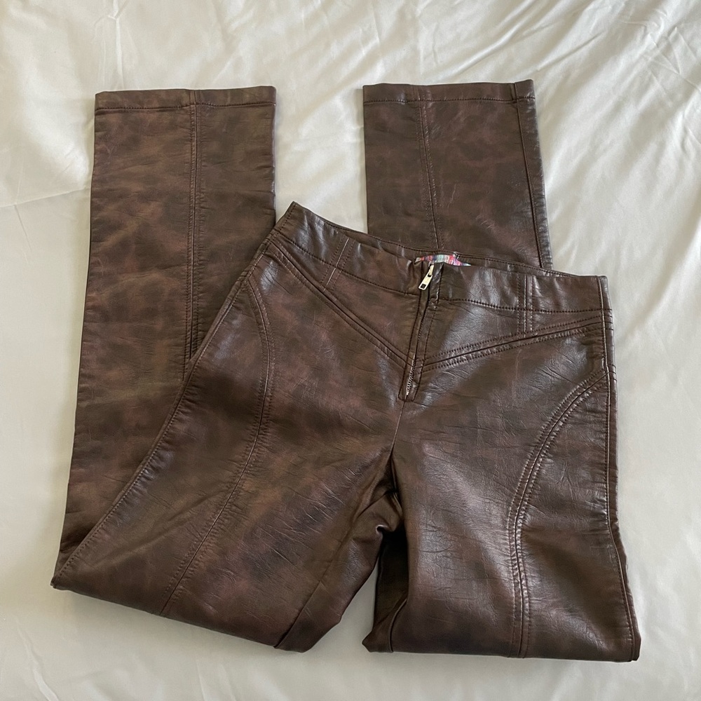 NWOT β¨ | URBAN OUTFITTERS FAUX LEATHER PANTS π - Picture 9 of 16